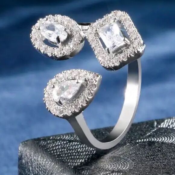 Gold Plated Diamond Cubic Zirconia Adjustable Ring Trendy Sexy! New in Gift Box - Picture 4 of 4